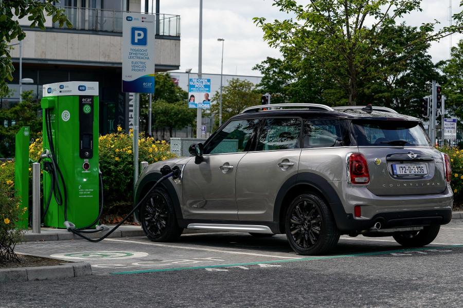  Mini Cooper S E Countryman ALL4 (F60) 2017 года  (UK) (фото 5 из 28)